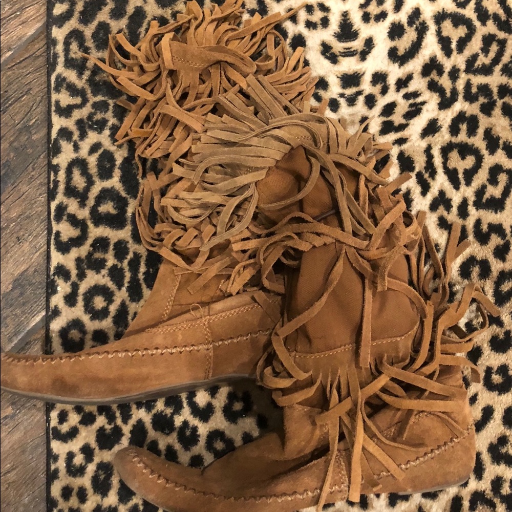 Moccasin boots